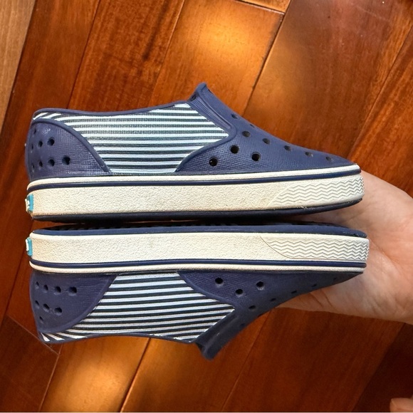 Vibrant Blue Water Shoes with Perforated Design and Slip-On Comfort - Picture 2 of 6